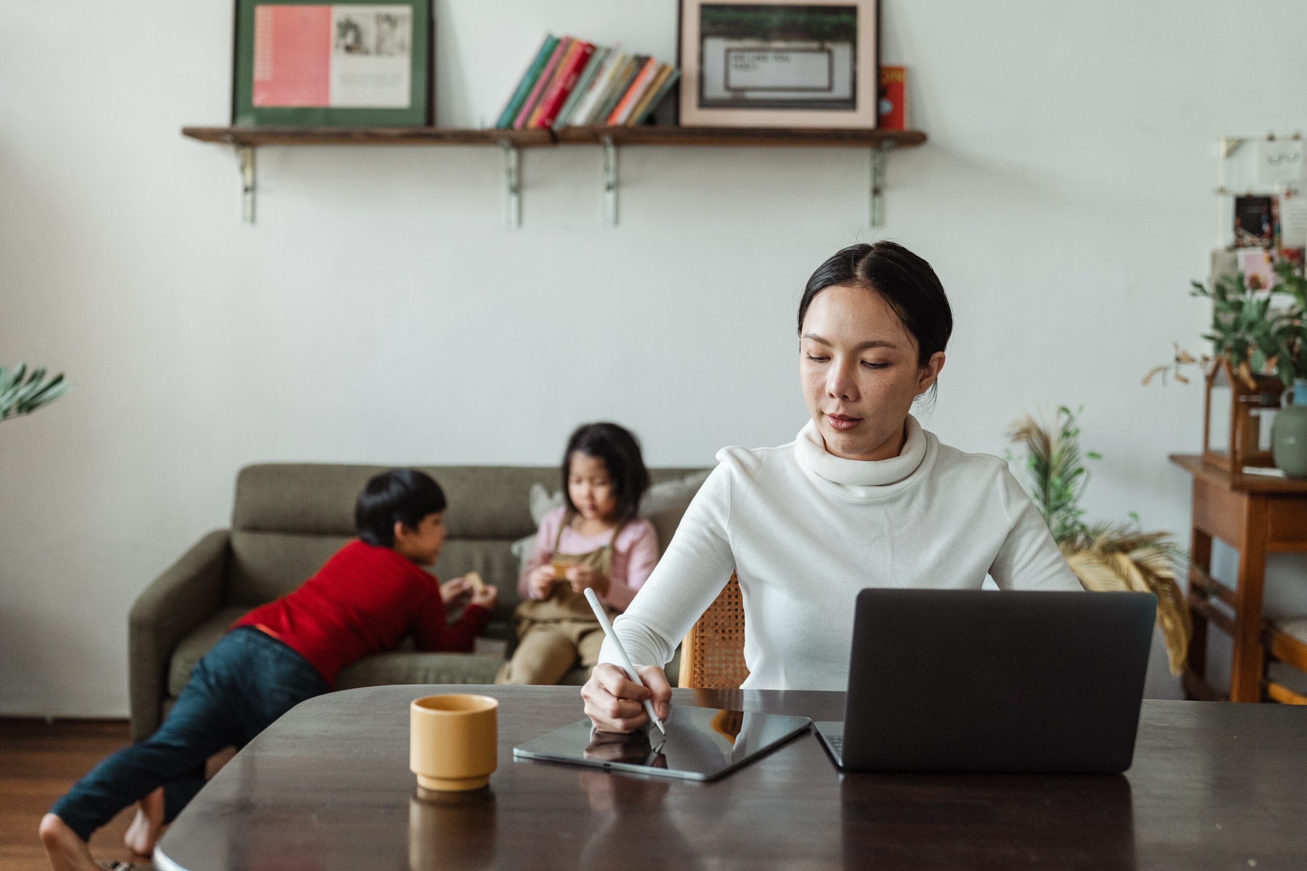 14 Best Online Jobs For Moms to Work From Home in 2022